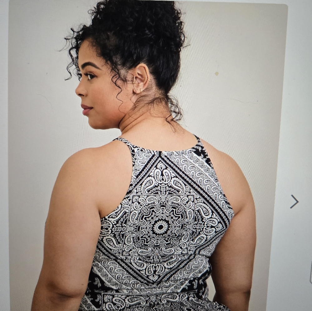 NWT Torrid foxy high neck paisley crop  top sz 0